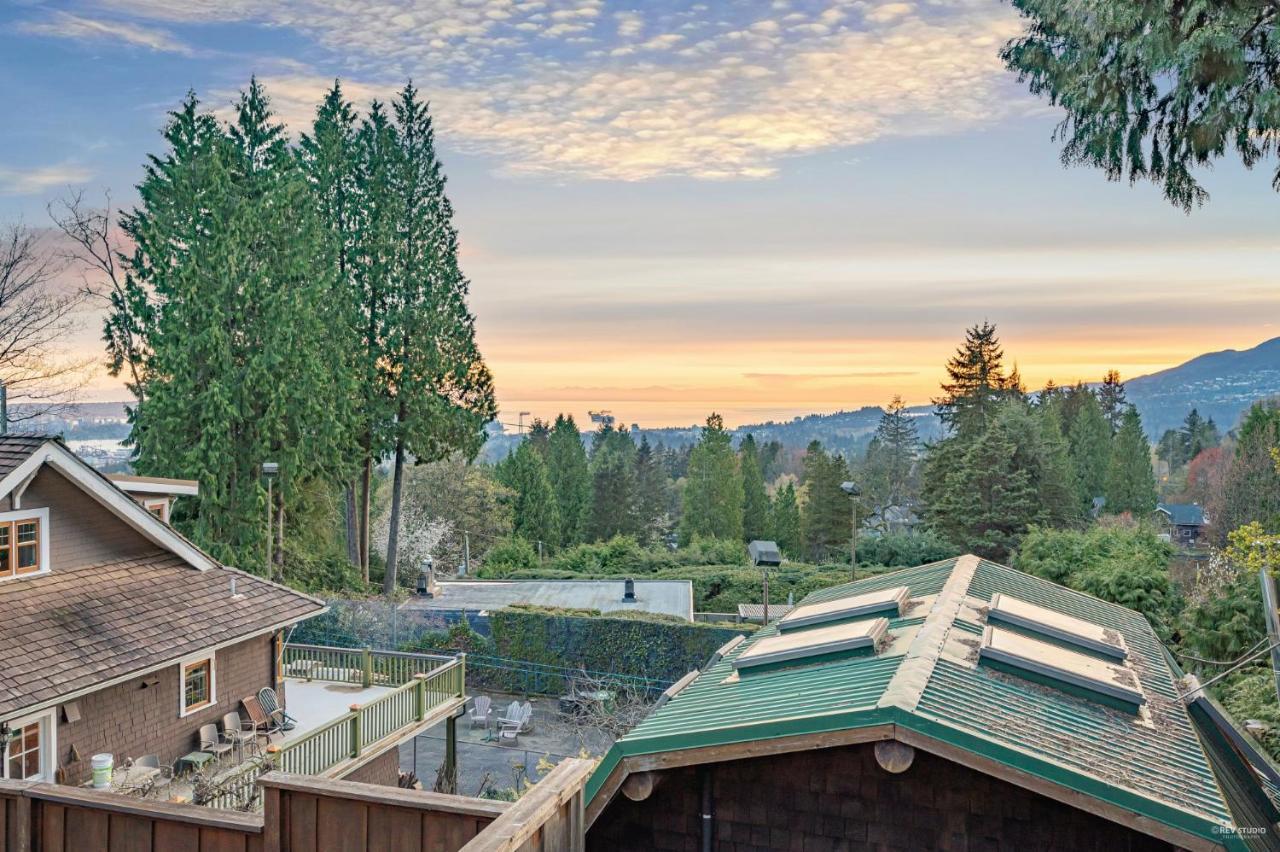 Cypress: Private Bedroom/Bathroom/Office, With Shared Pool, Hot Tub North Vancouver Bagian luar foto