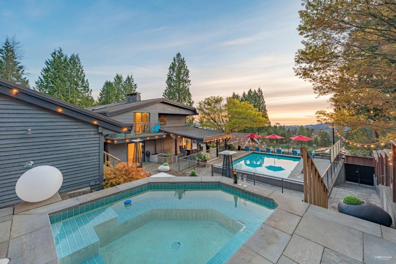 Cypress: Private Bedroom/Bathroom/Office, With Shared Pool, Hot Tub North Vancouver Bagian luar foto