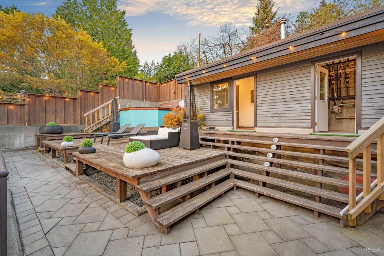 Cypress: Private Bedroom/Bathroom/Office, With Shared Pool, Hot Tub North Vancouver Bagian luar foto