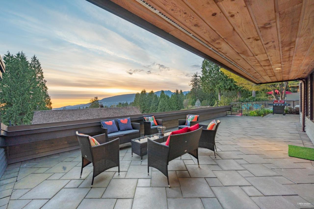 Cypress: Private Bedroom/Bathroom/Office, With Shared Pool, Hot Tub North Vancouver Bagian luar foto