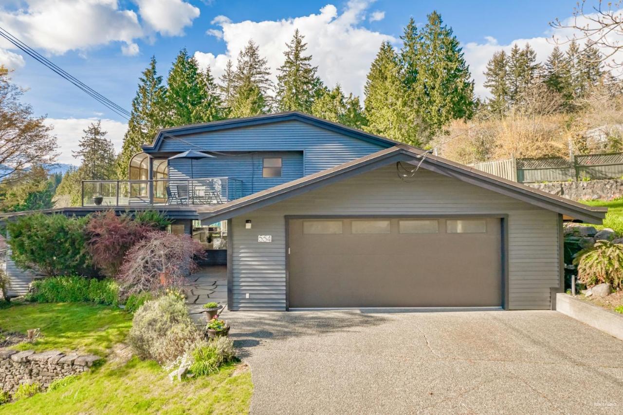 Cypress: Private Bedroom/Bathroom/Office, With Shared Pool, Hot Tub North Vancouver Bagian luar foto