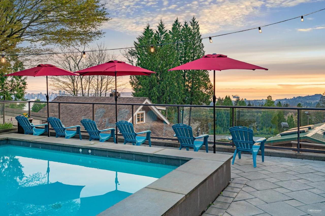 Cypress: Private Bedroom/Bathroom/Office, With Shared Pool, Hot Tub North Vancouver Bagian luar foto