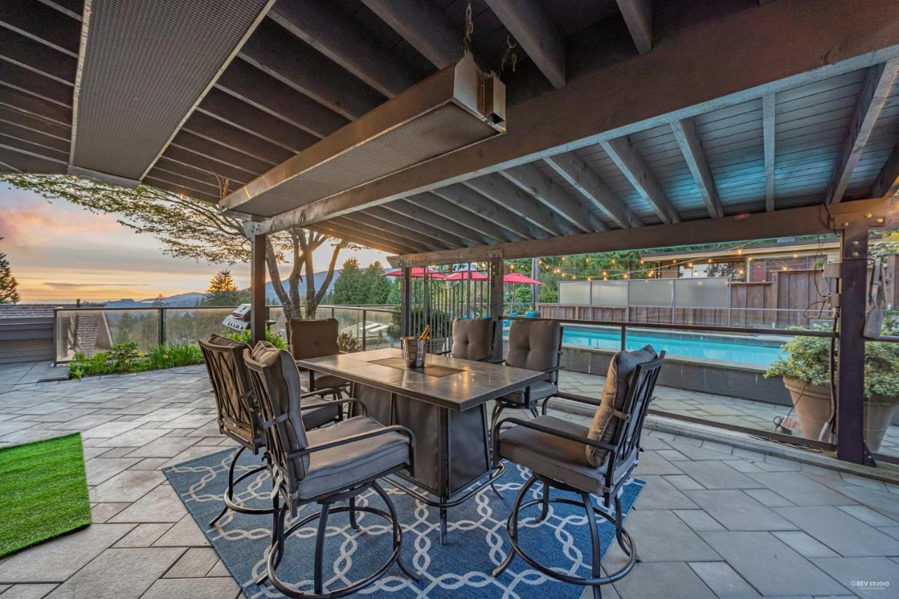 Cypress: Private Bedroom/Bathroom/Office, With Shared Pool, Hot Tub North Vancouver Bagian luar foto