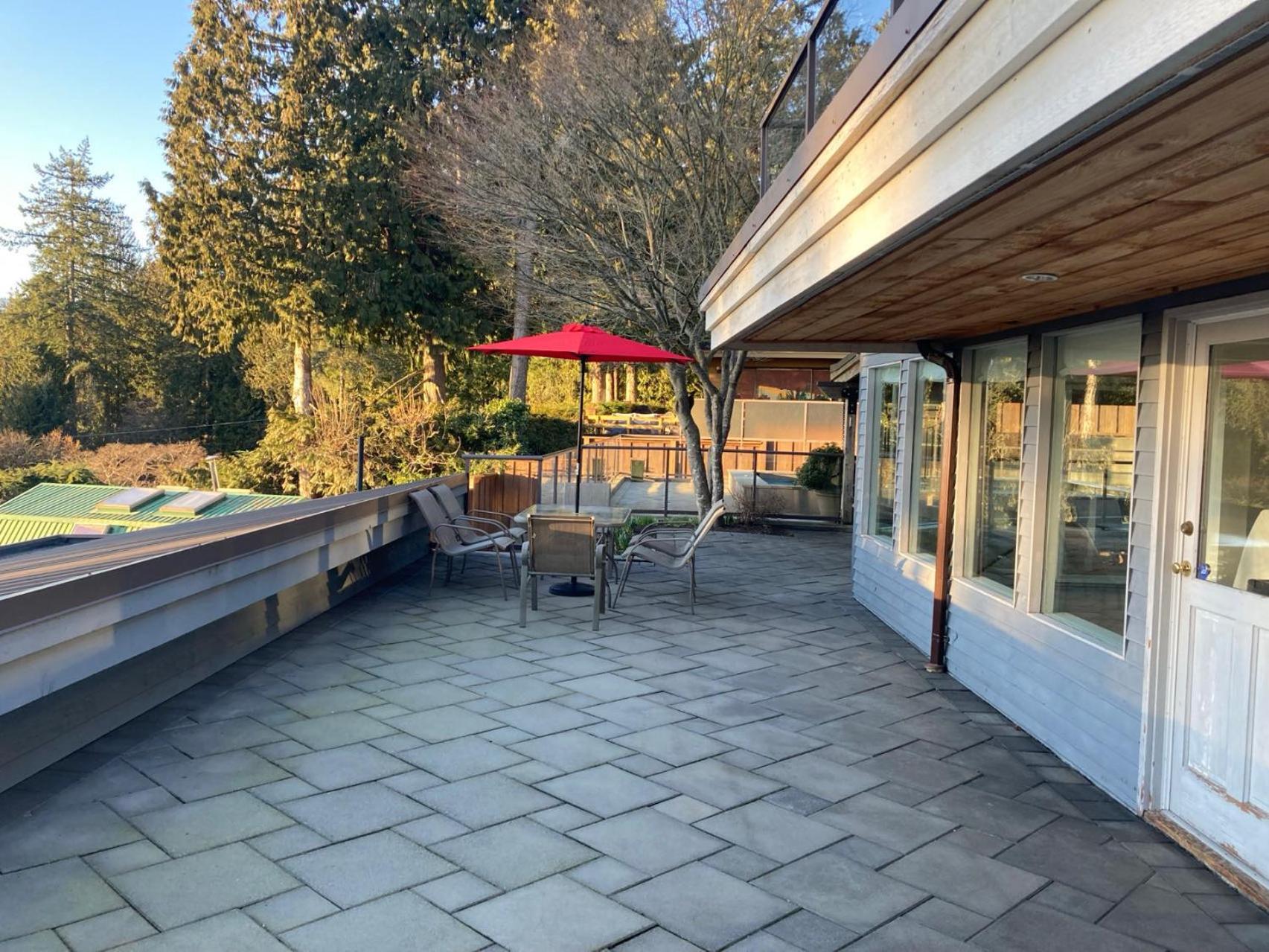 Cypress: Private Bedroom/Bathroom/Office, With Shared Pool, Hot Tub North Vancouver Bagian luar foto