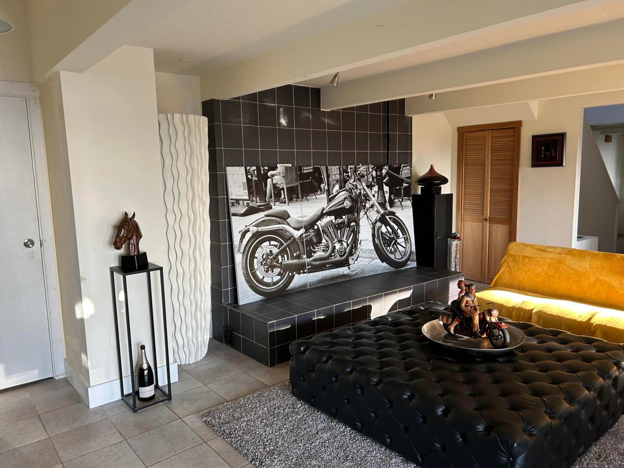 Cypress: Private Bedroom/Bathroom/Office, With Shared Pool, Hot Tub North Vancouver Bagian luar foto