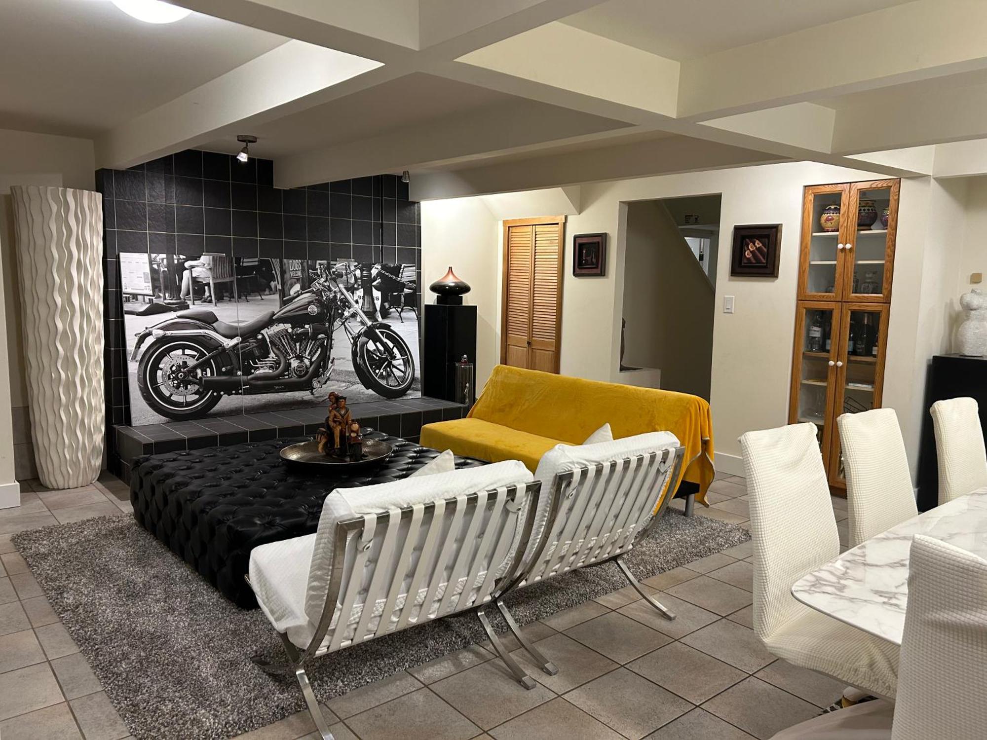 Cypress: Private Bedroom/Bathroom/Office, With Shared Pool, Hot Tub North Vancouver Bagian luar foto