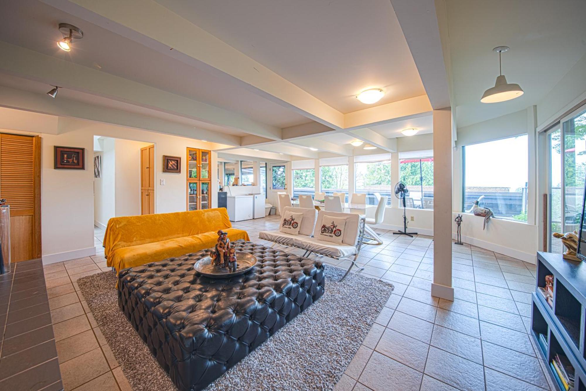 Cypress: Private Bedroom/Bathroom/Office, With Shared Pool, Hot Tub North Vancouver Bagian luar foto